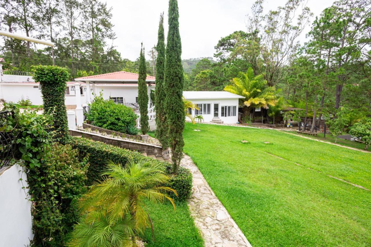 Hotel Cocoview, Bar & Restaurante Valle de Ángeles Buitenkant foto